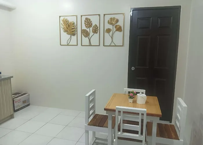 Budget Deca Commonwealth Staycation